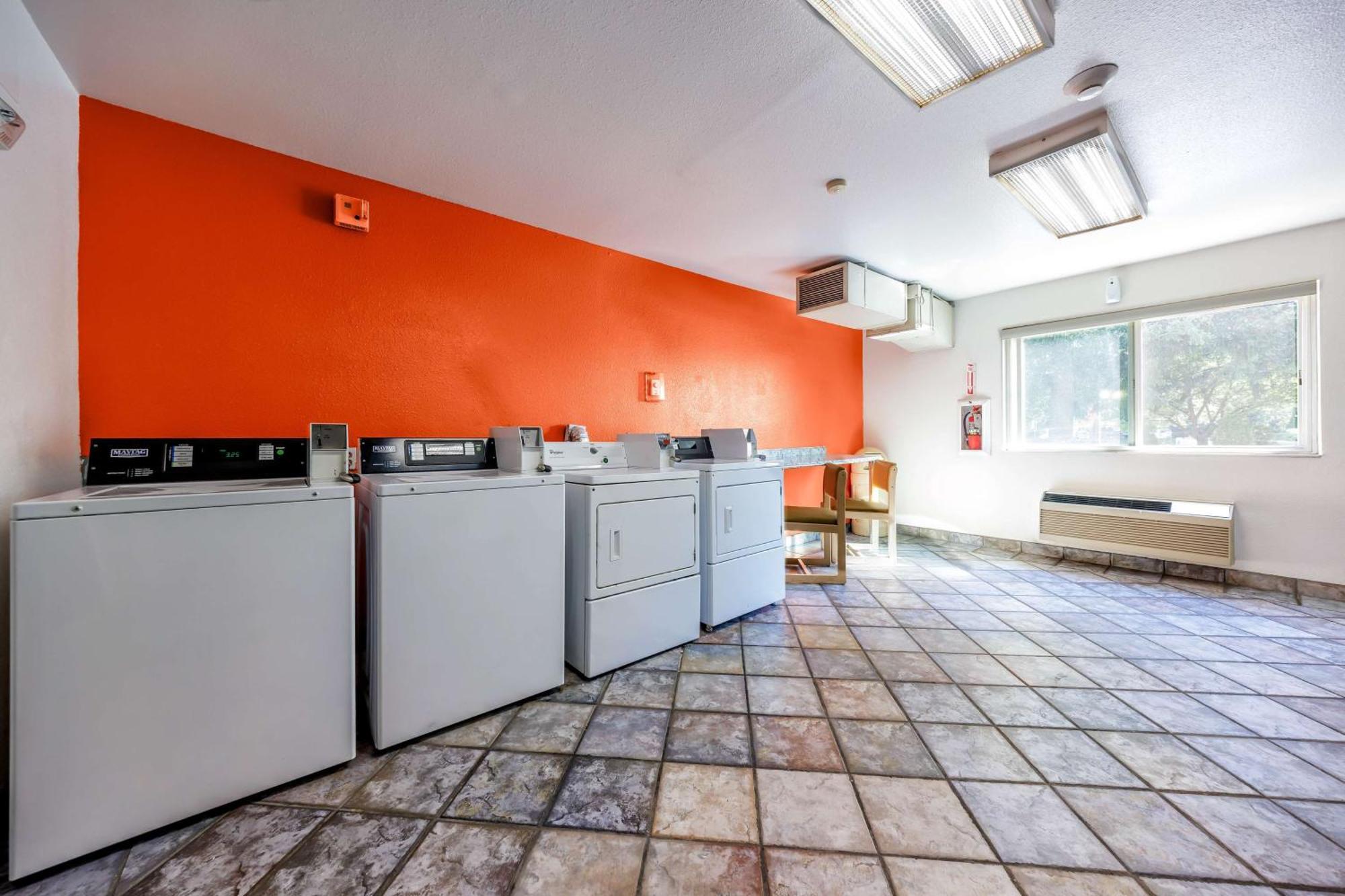 Motel 6-Seattle, Wa - Sea-Tac Airport South Сиатак Екстериор снимка