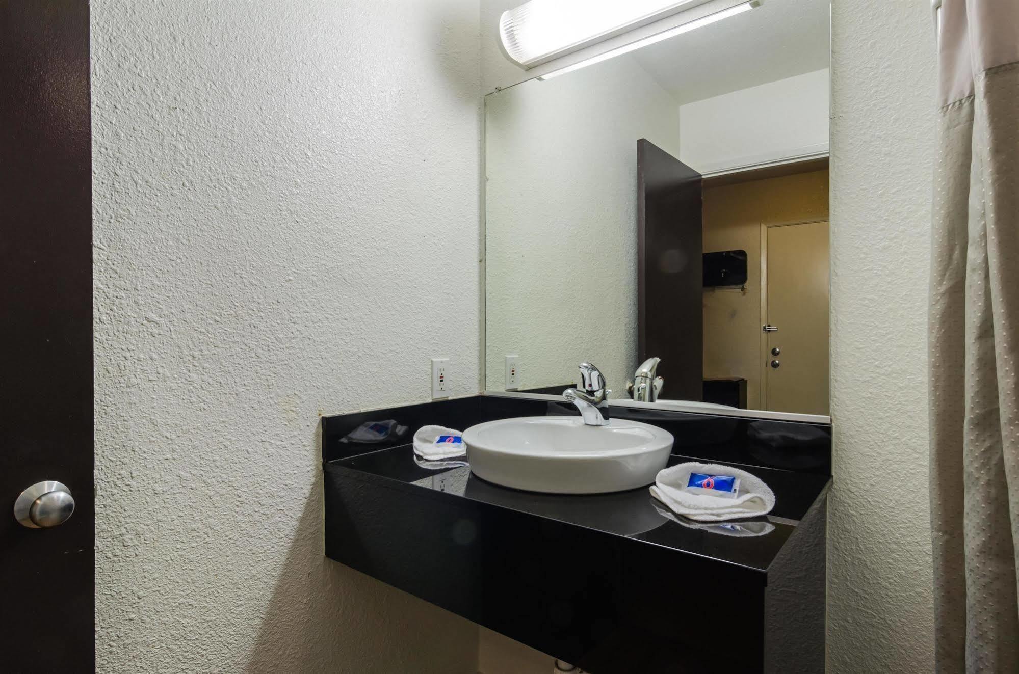 Motel 6-Seattle, Wa - Sea-Tac Airport South Сиатак Екстериор снимка